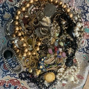 Jewelry Jar : Vintage and Modern Wearable